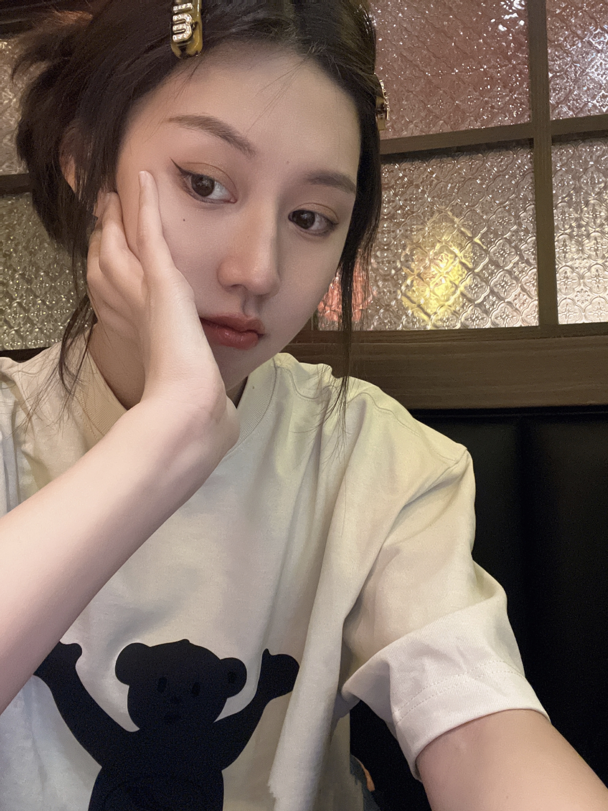 气质小美女尹建国,不输一线明星的颜值