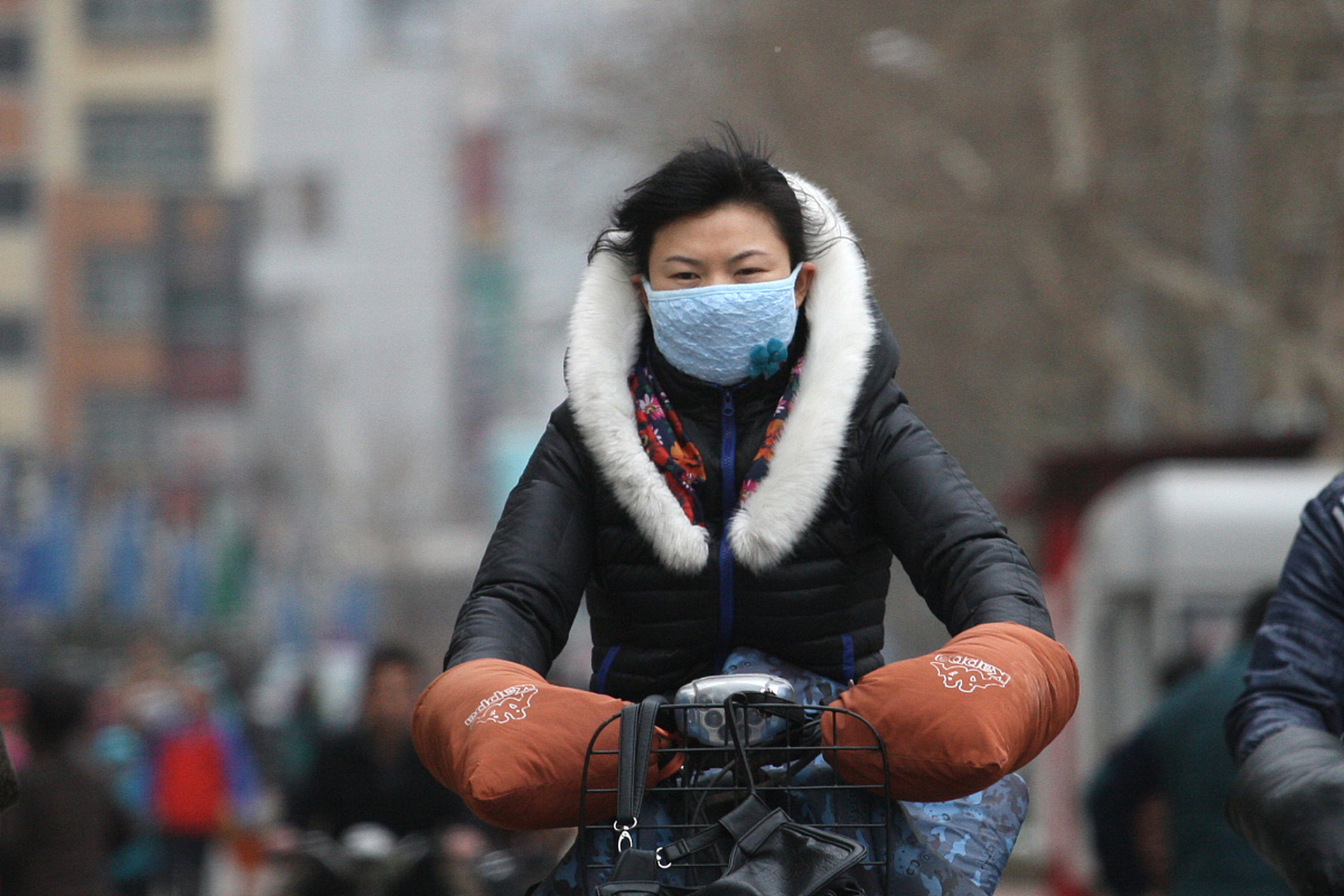  疫情浑身发冷(突然浑身发冷打哆嗦)