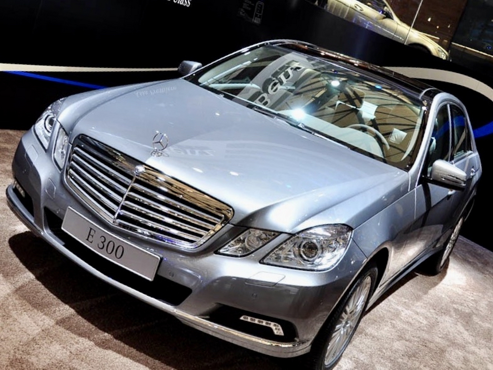 还记得当年的奔驰e300吗?虎头奔堪称一代经典!