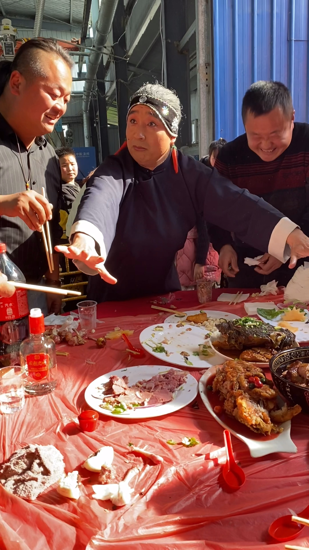 农村王老妈子吃大席