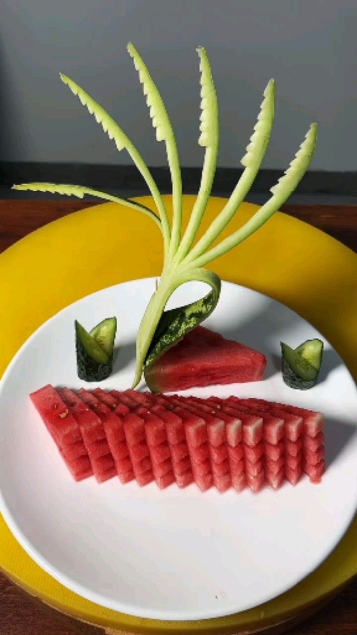 西瓜果盘造型摆法图片