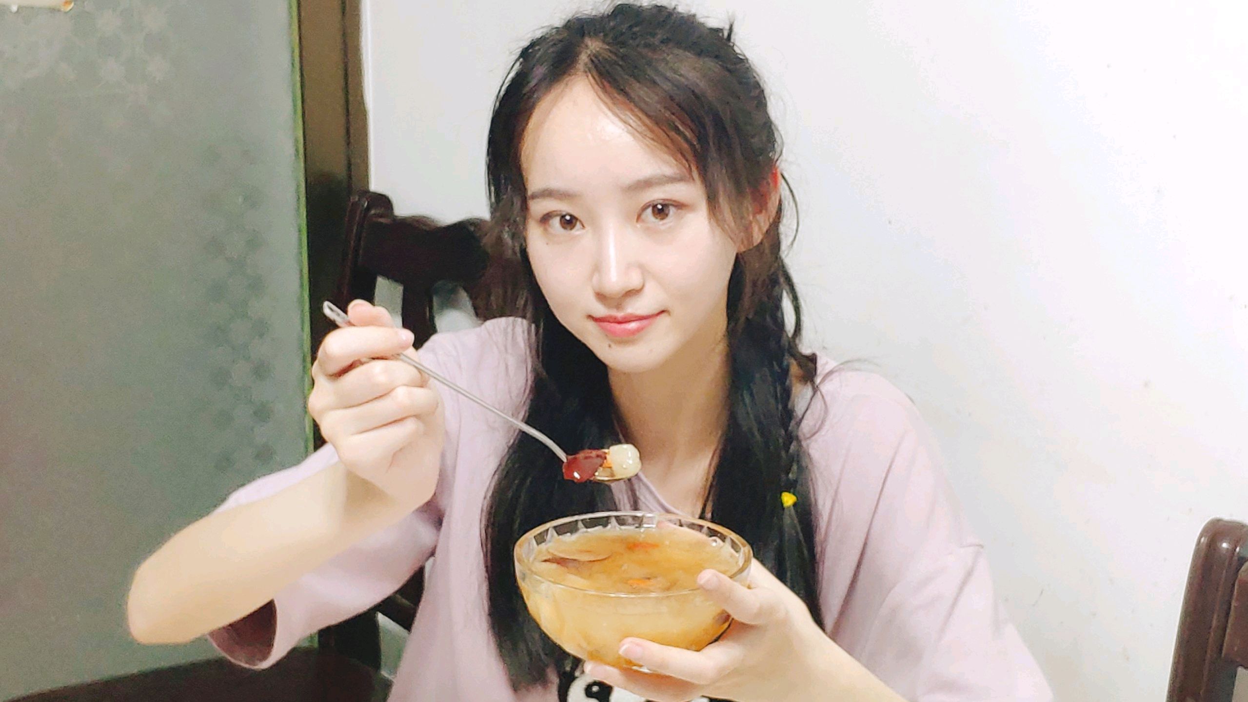 立秋后记得多喝 润肺生津美容养颜 银耳雪梨汤
