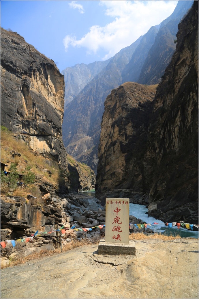 第一次去雲南旅遊,被司機騙進虎跳峽:買了32元錢門票後悔了