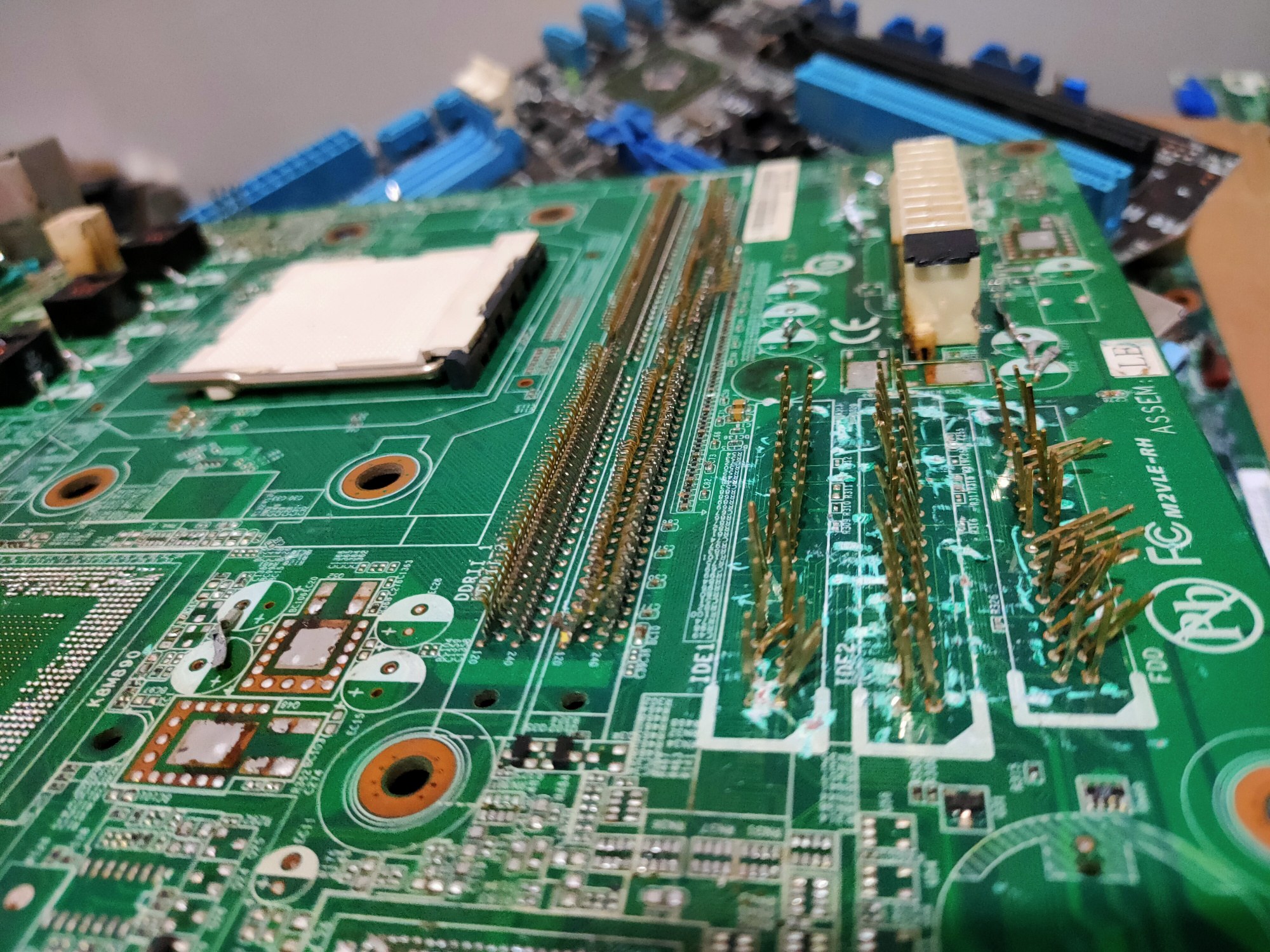 废旧电脑主板的镀金牙