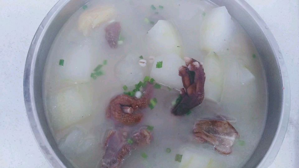 夏天适合做这样一道老鸭汤,它味道鲜美,还有清热解毒祛湿的功效