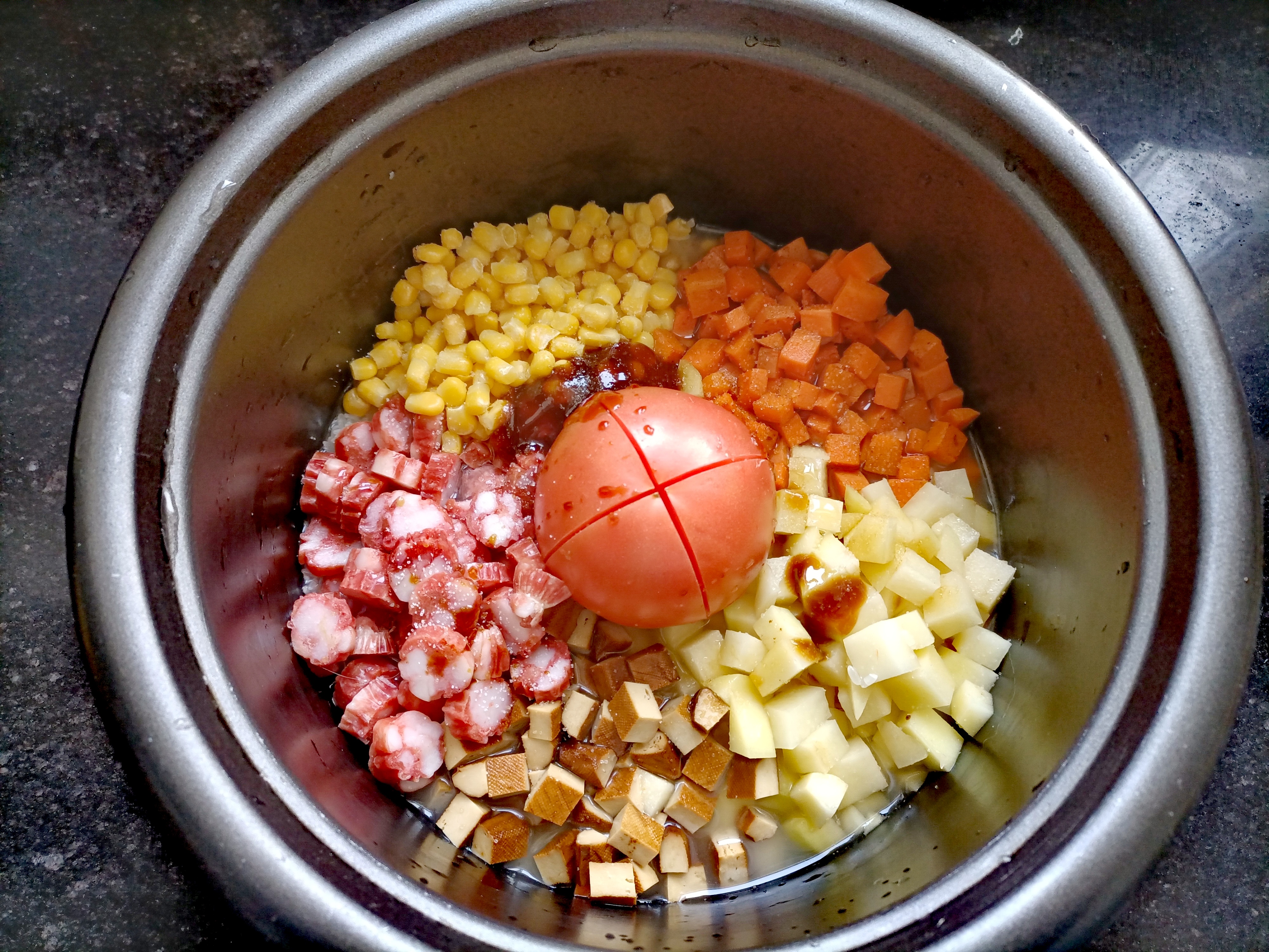 懒人必备﹌电饭锅腊肠焖饭