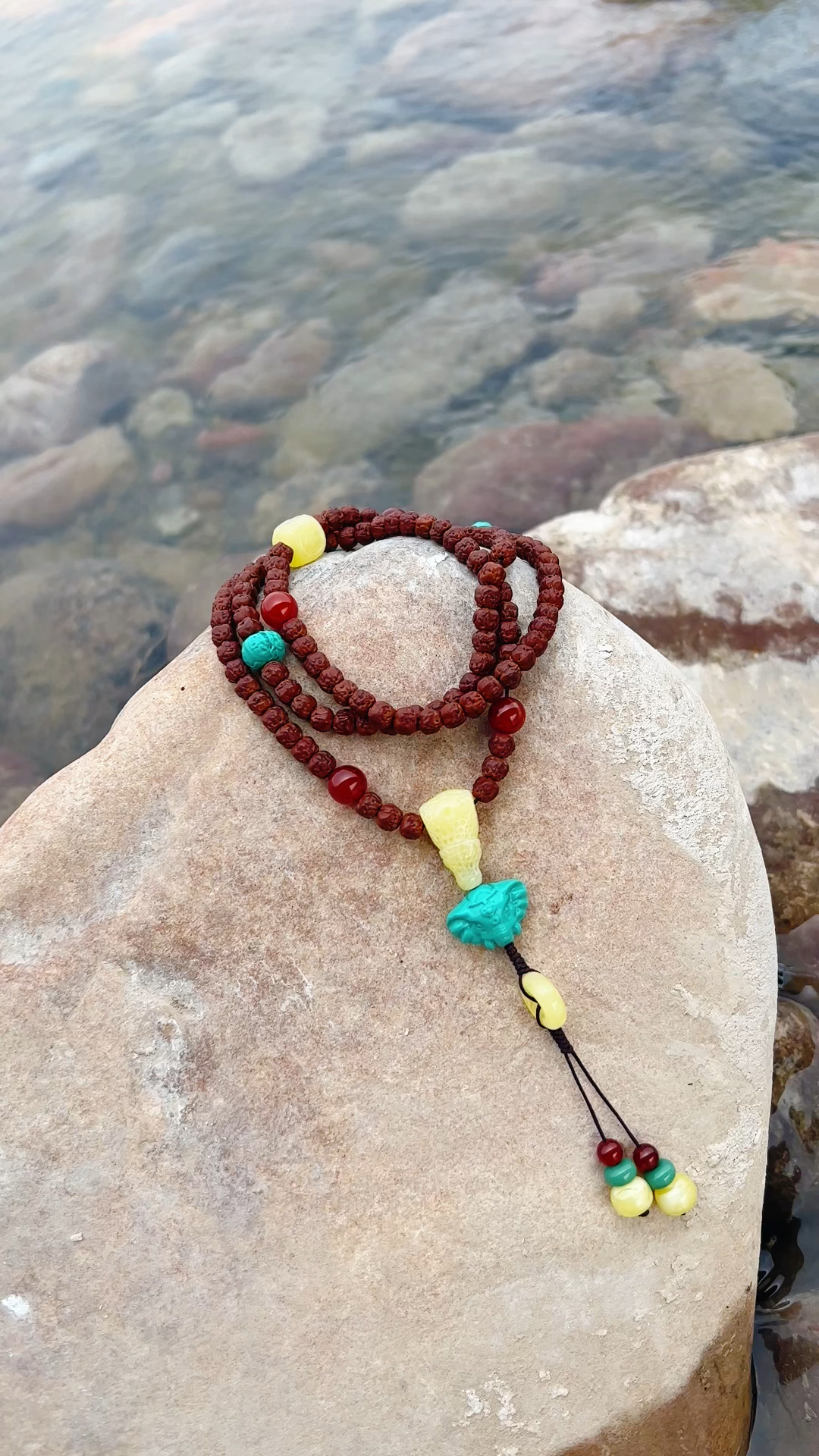 面朝大海春暖花开,配上金刚菩提,文玩人才能懂得意境!