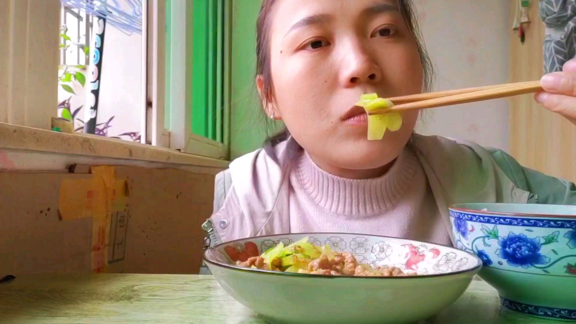 做一个莴笋肉丝太好吃,一下吃二大碗米饭,心里美滋滋的,巴适