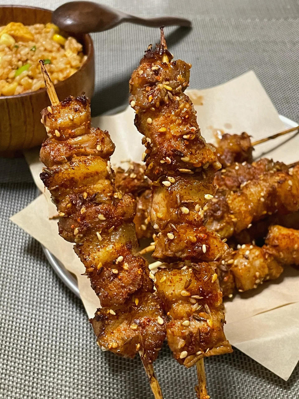 上次在朋友家吃过的烤五花肉串,被惊艳到了,回来马上让我妈给我做