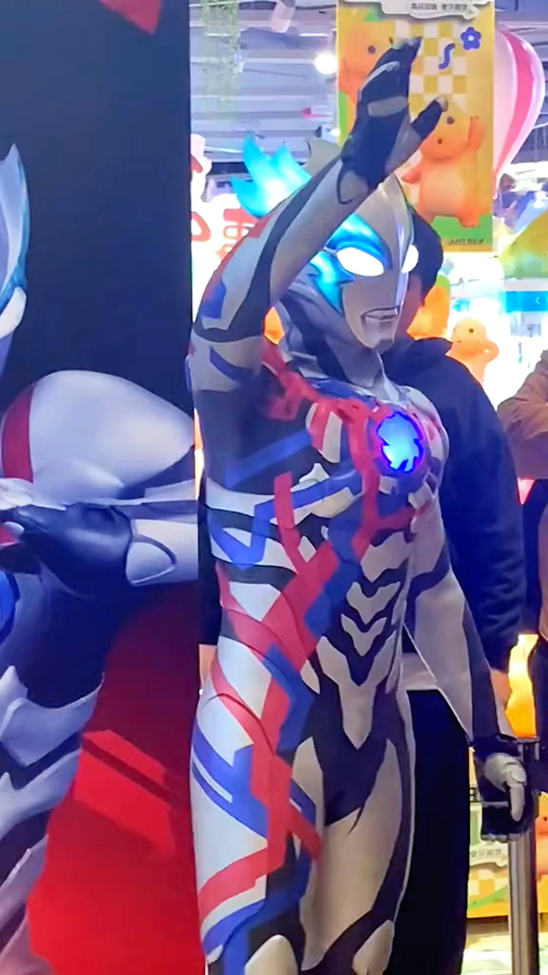 奥特曼打怪兽精彩瞬间震撼全场