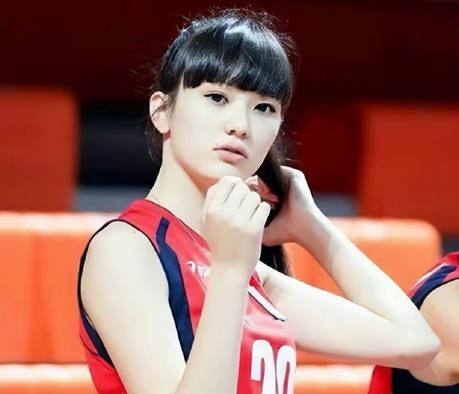 曾因颜值爆红的排球女神:如今整容不再少女,嫁迪拜富豪后退役 现在的