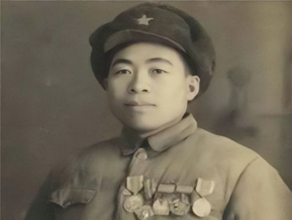 张国富16岁活捉敌军中将,特级战斗英雄之一,晚年却靠捡煤核为生