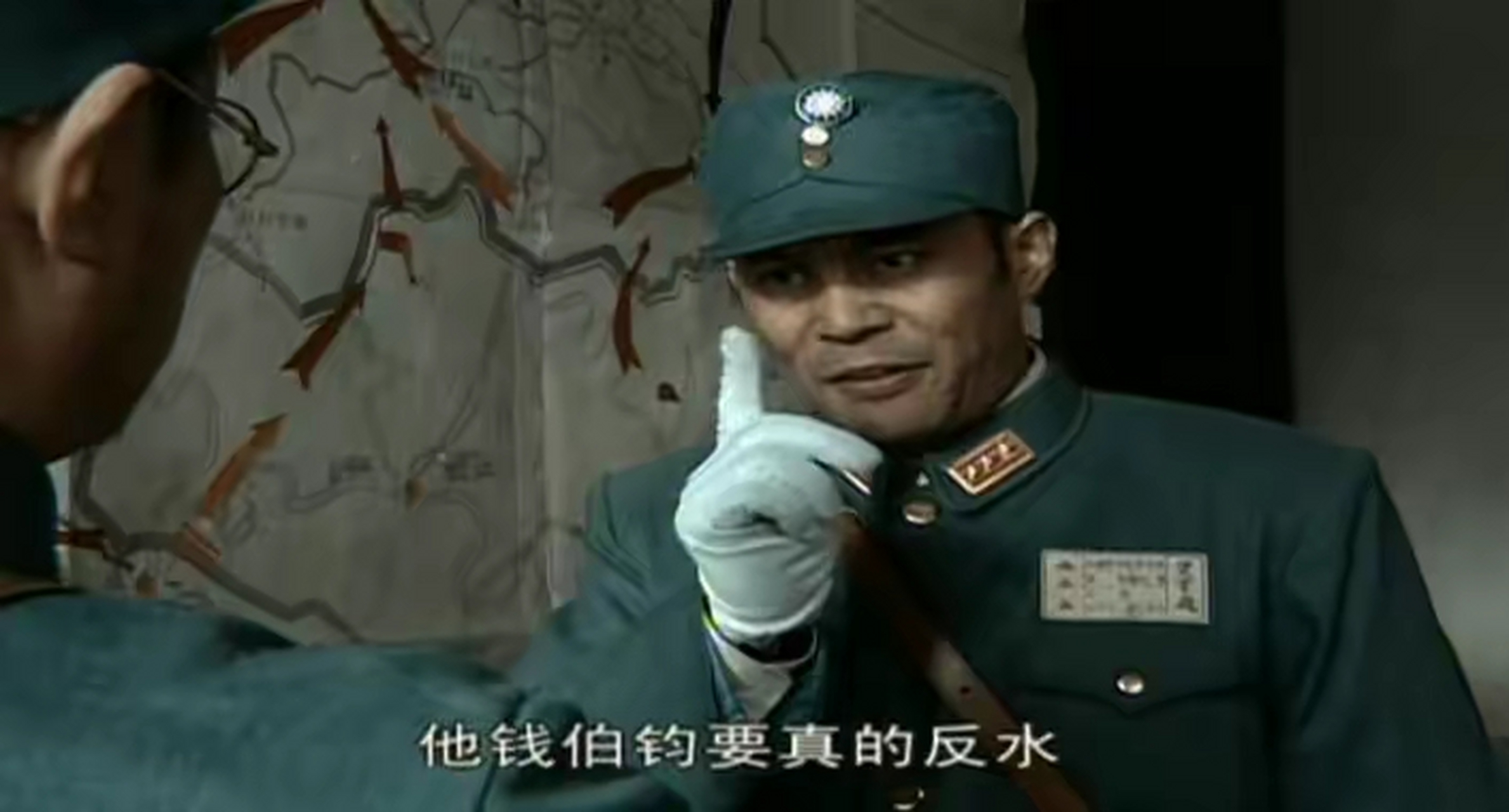 从感情上来说,钱伯钧跟随楚云飞,从排长开始干起,十几年的老兄弟老