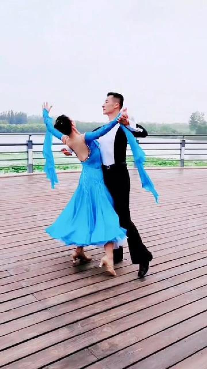 唯美华尔兹《梅花三弄》金彪海云舞蹈 国标舞交谊舞