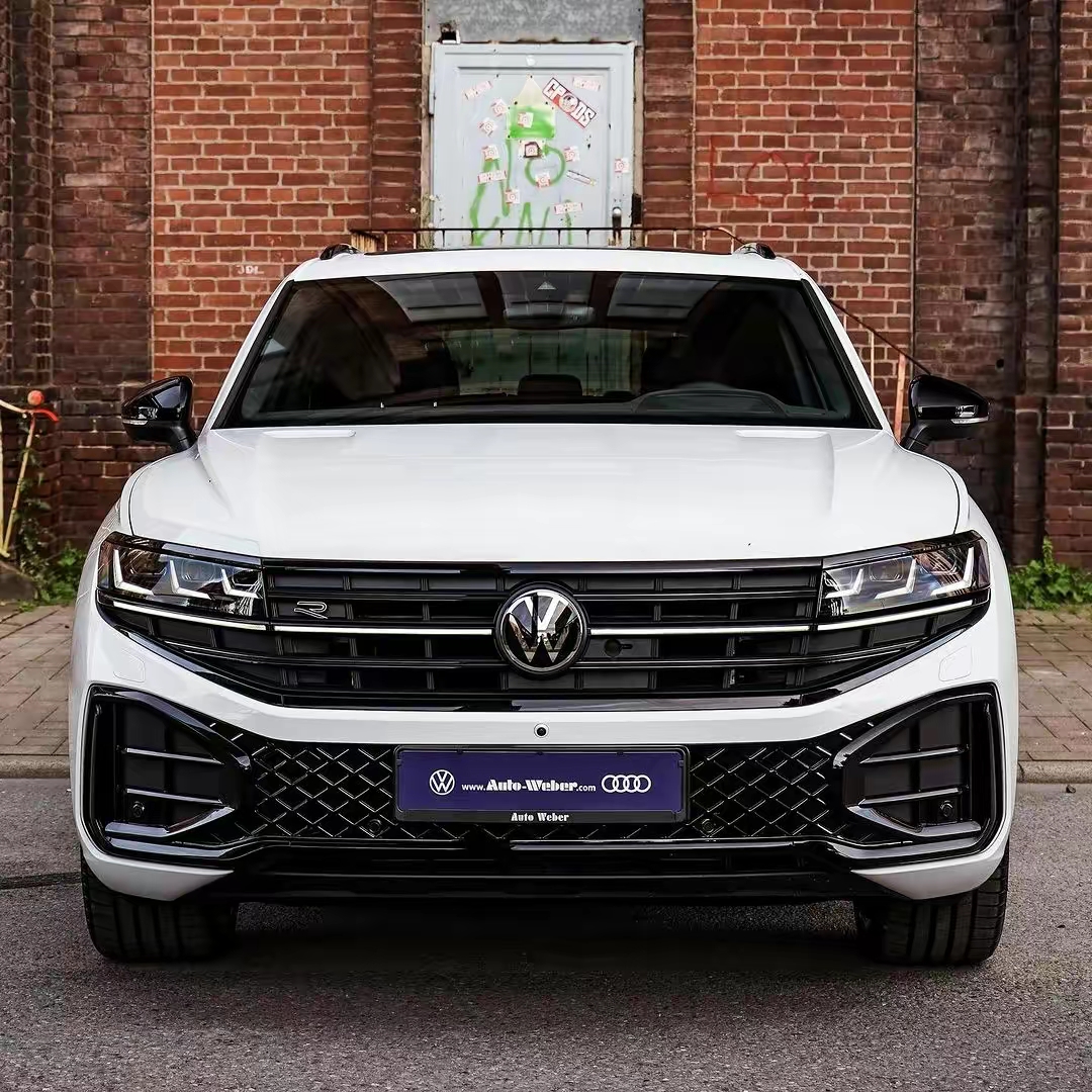 白色涂装很有竞争力,2023大众途锐配置单来了,灯组犀利,v6 四驱