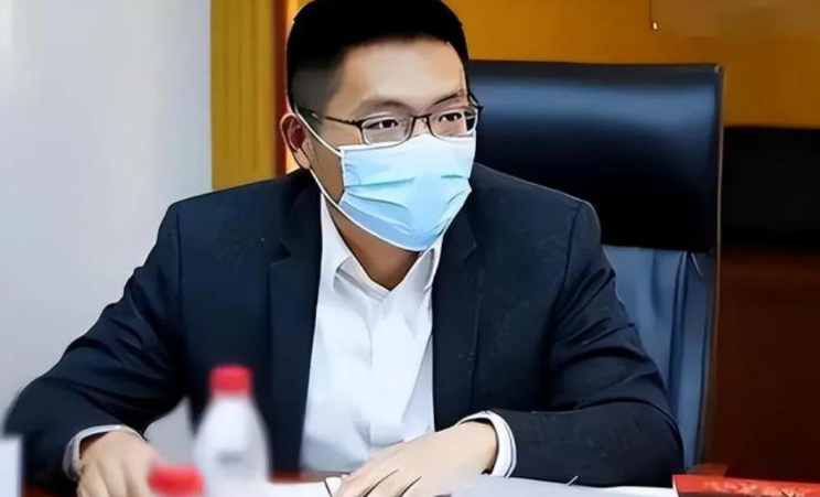 现任三明市清流县县长,是全国最年轻的县长,举止优雅,仪态端庄