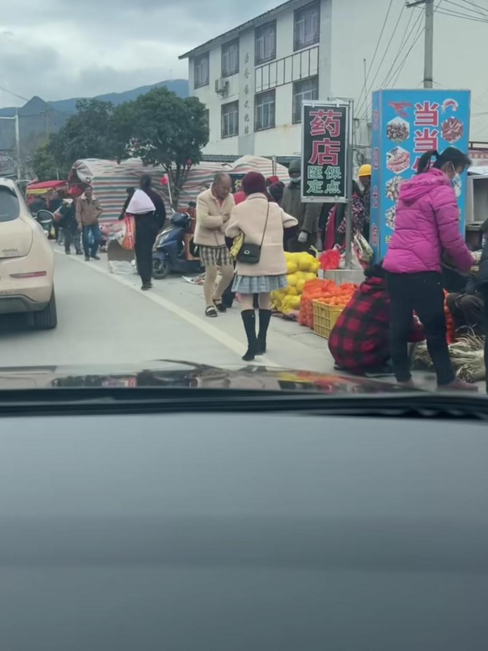 大爷你是这条街最靓的仔