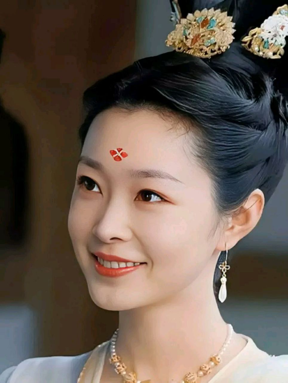 宋轶,1989年10月31日出生于湖北省荆门市,中国内地女演员  2009年,在