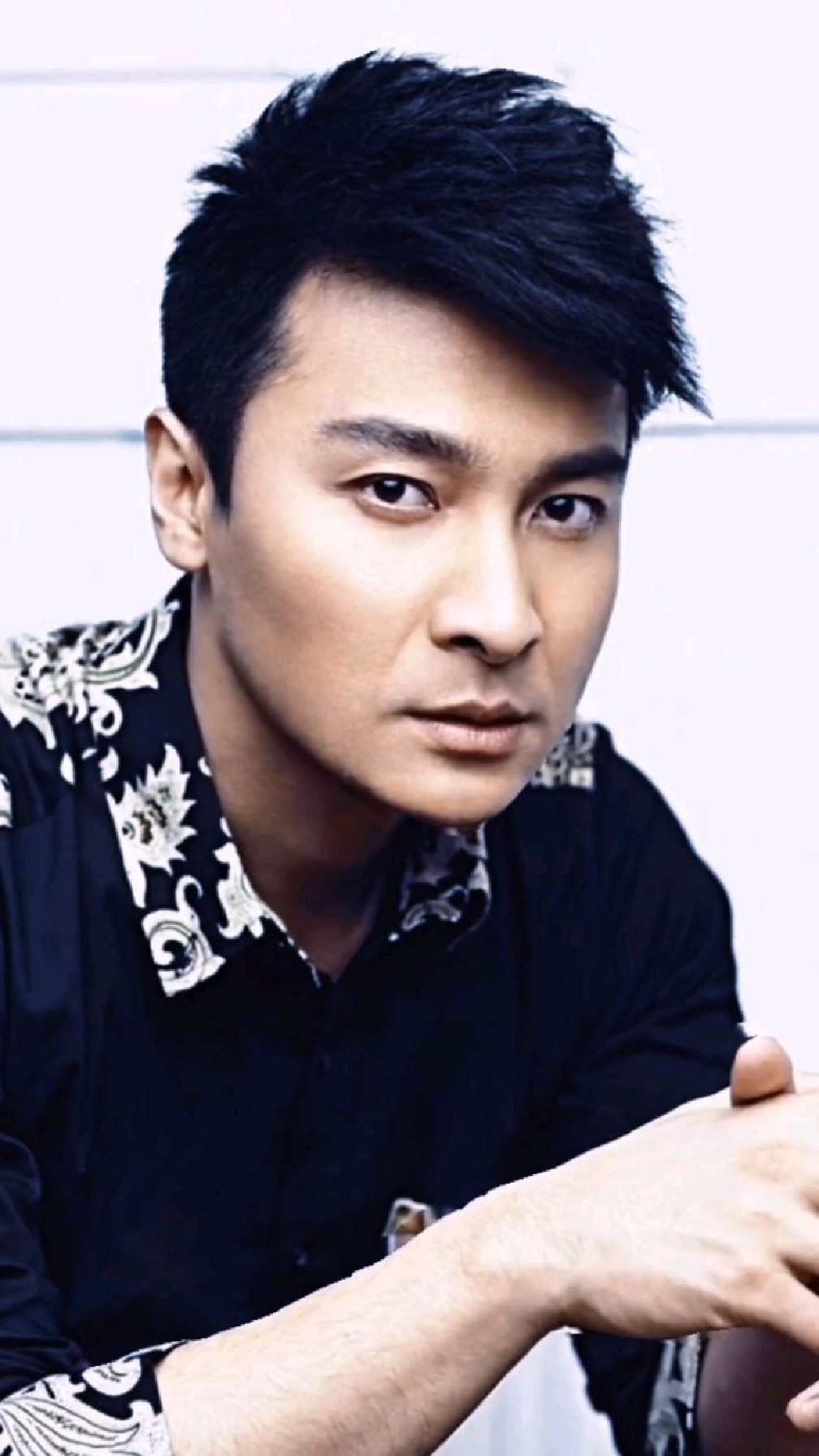 贺刚,1982年7月1日出生于山西省晋中市平遥县,中国内地影视男演员.