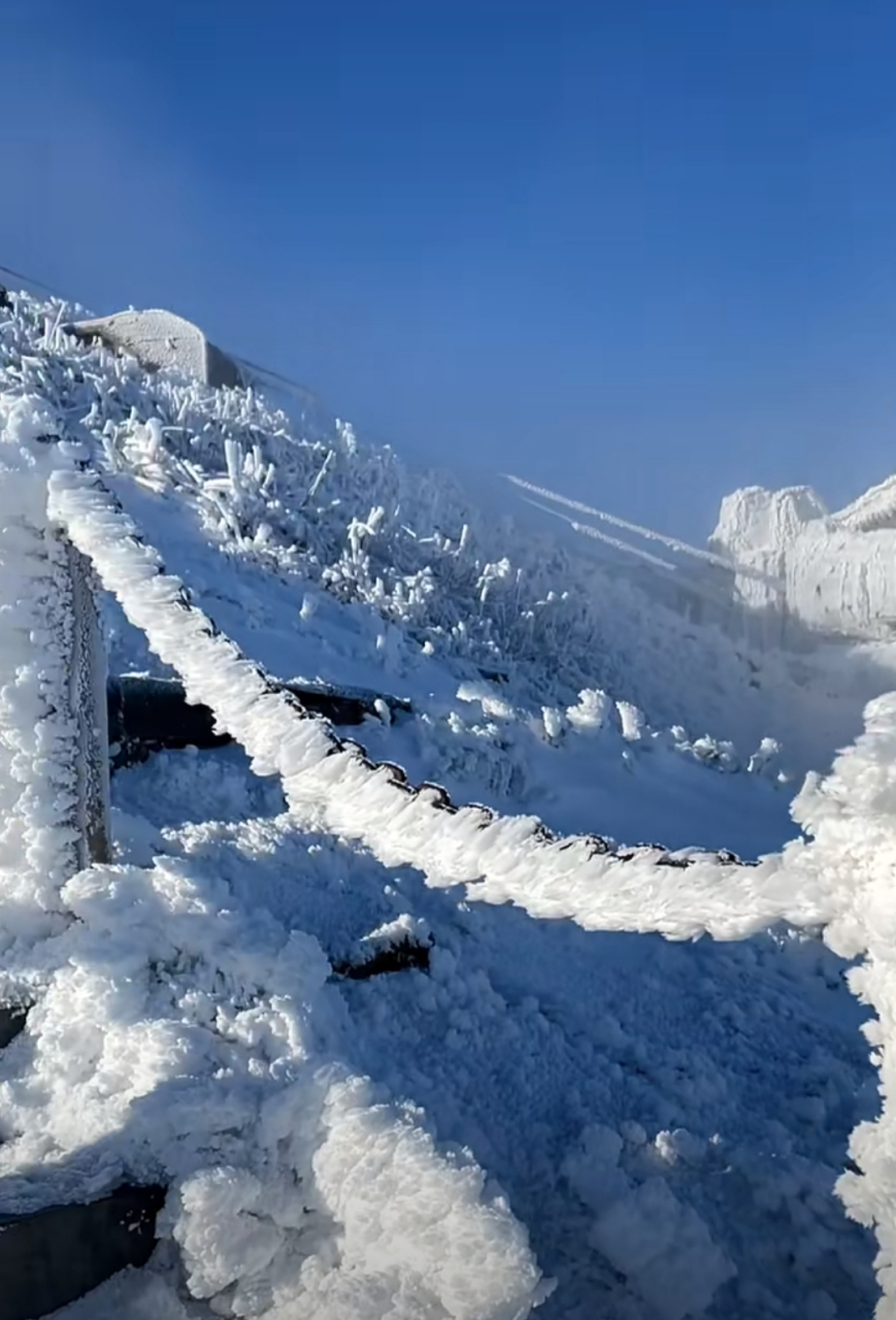 武功山的雪景,如临仙境!