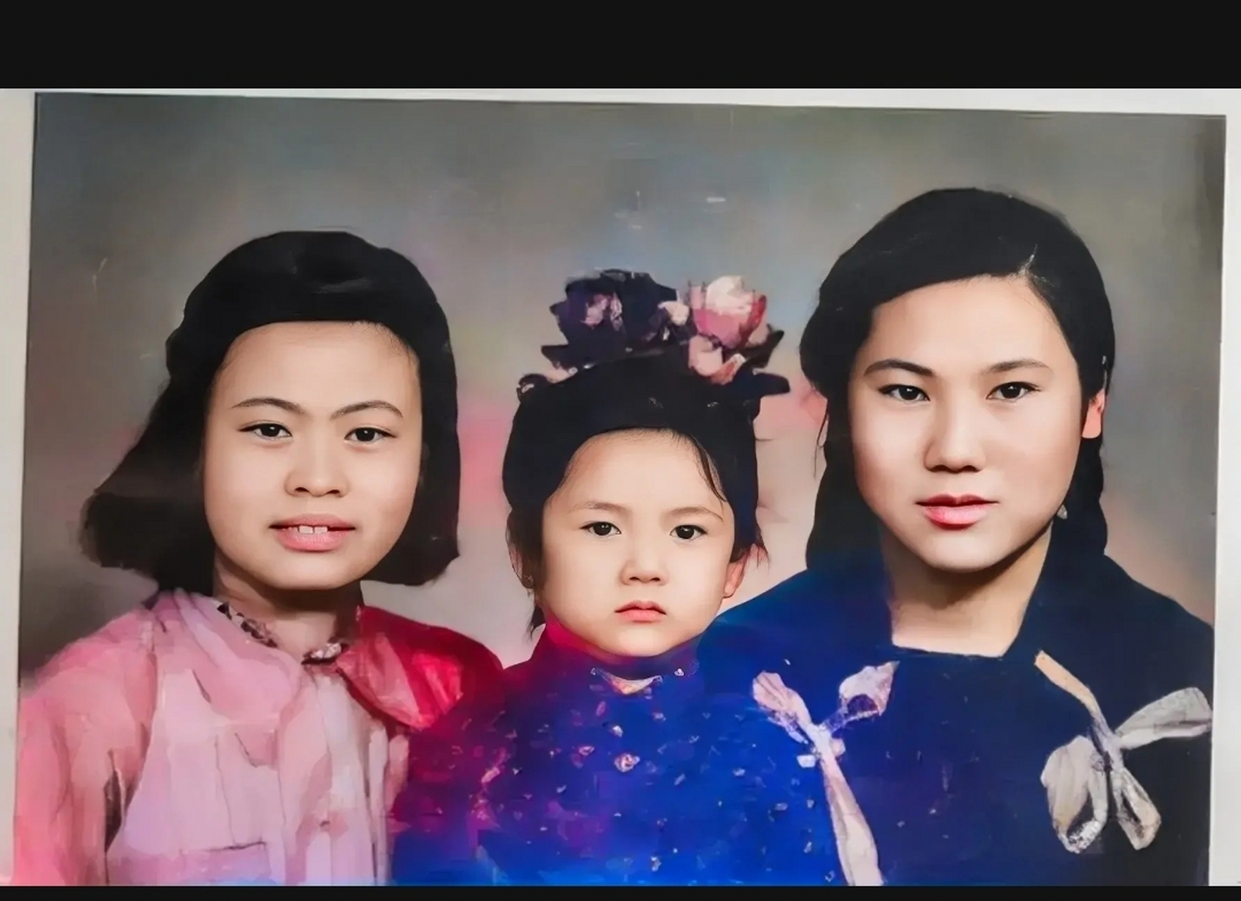 1951年,林立果的"未婚妻"张宁,两岁时与保姆(左),奶娘(右),一张罕见的