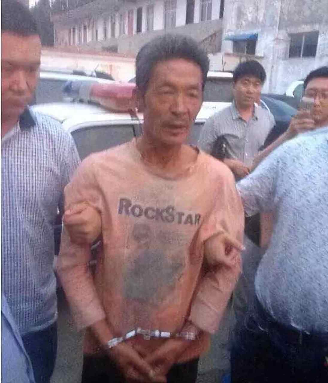 山西恶魔党成喜,梨园地下建造宫殿,囚禁妙龄少女当妃子,最终被施以