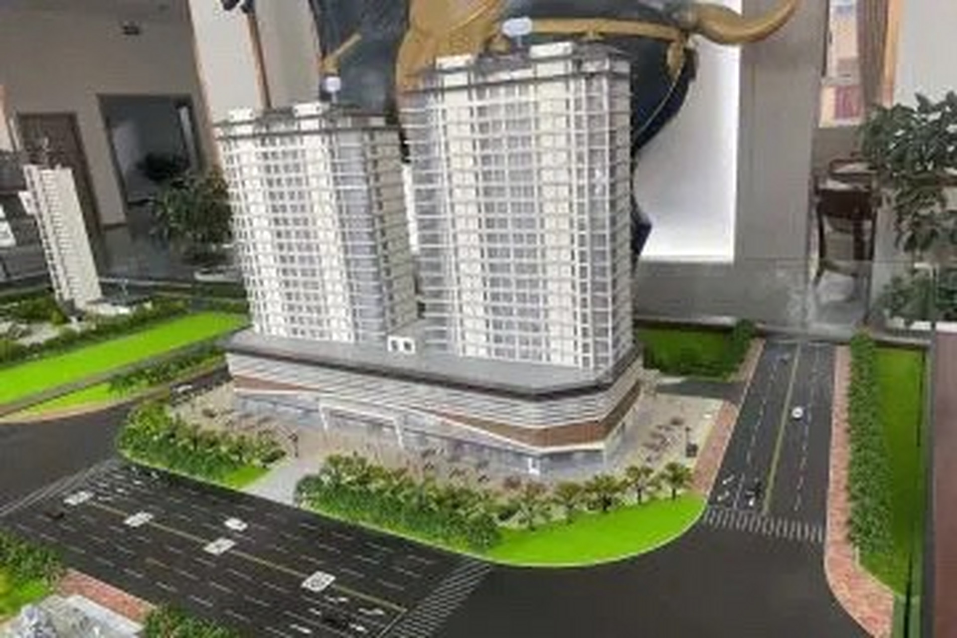 泰安头条#位于泰城东湖公园对面南侧的""东湖壹号"项目正在施工中