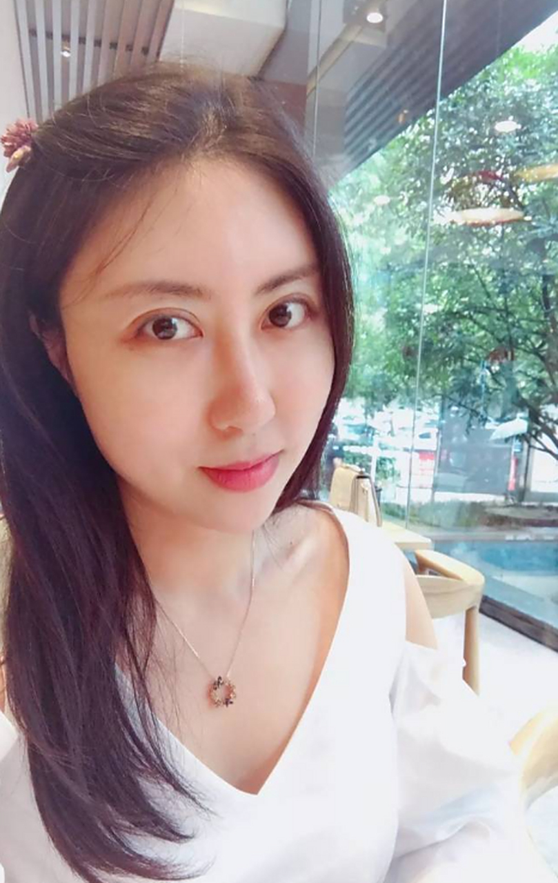 当代作家,诗人,西北大学文学院副教授-贾浅浅老师又出新诗了 乍一看是