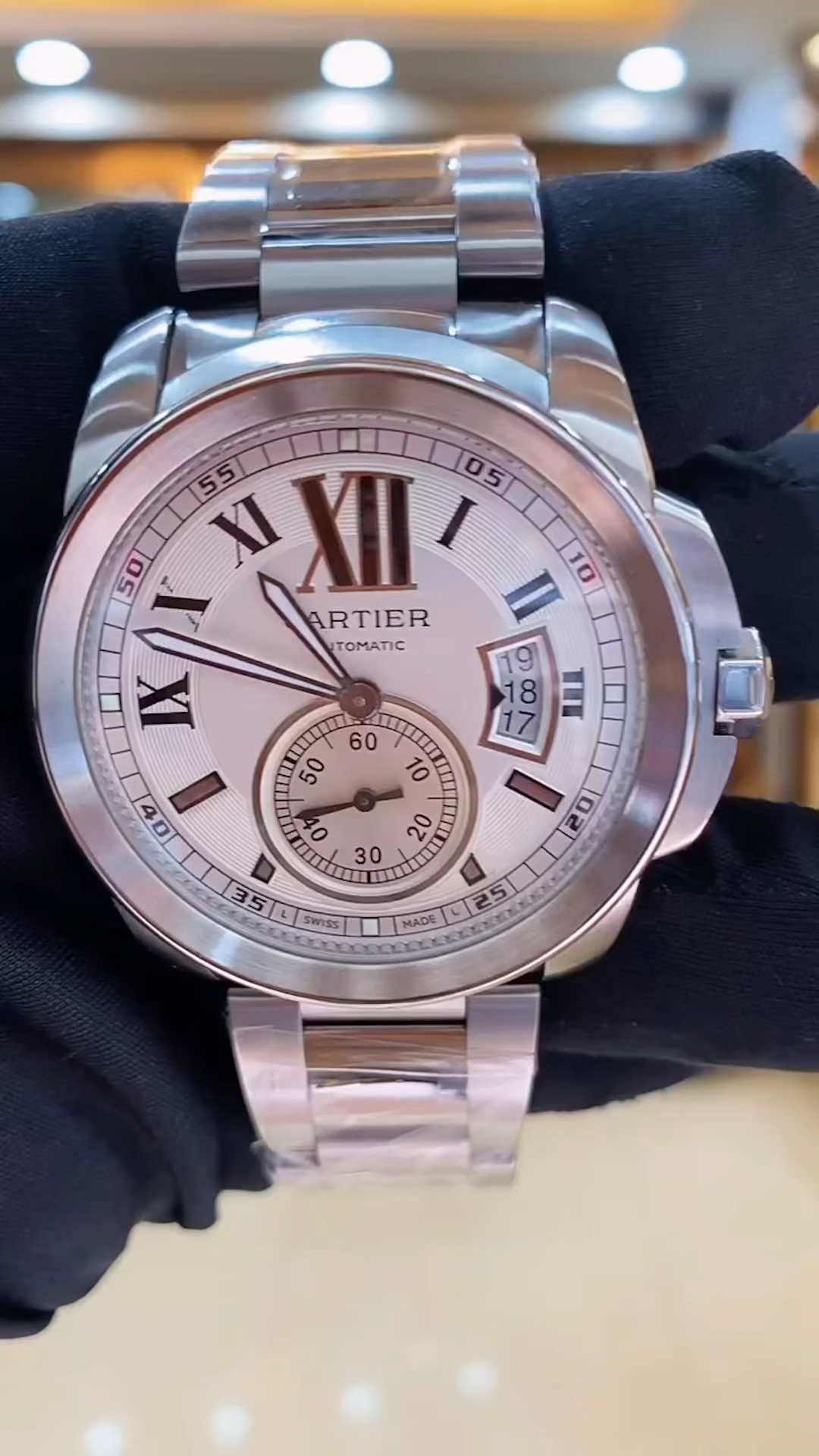 卡地亚卡利博具有高雅别致的现代感佩戴突出男士魅力彰显气质