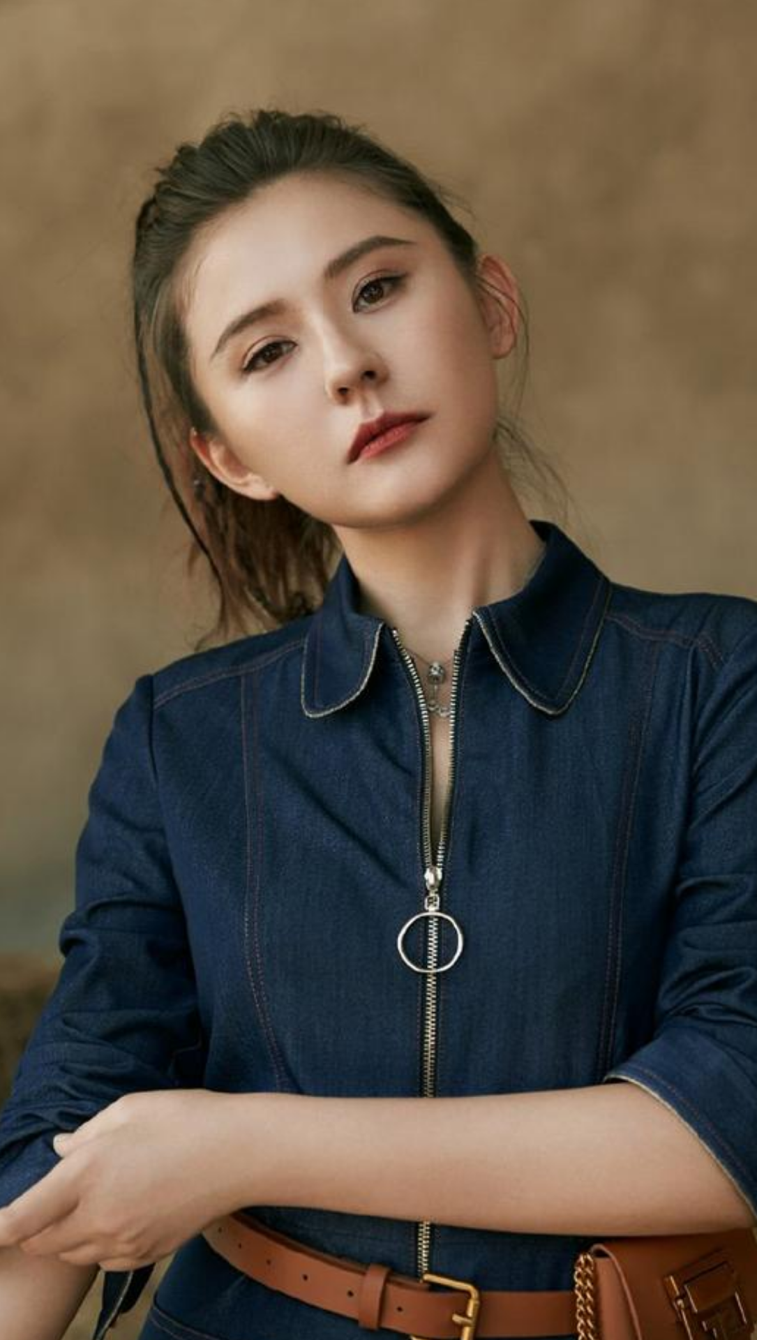 热依扎唯美迷人写真,这颜值气质太好了,春风十里不及你的美色