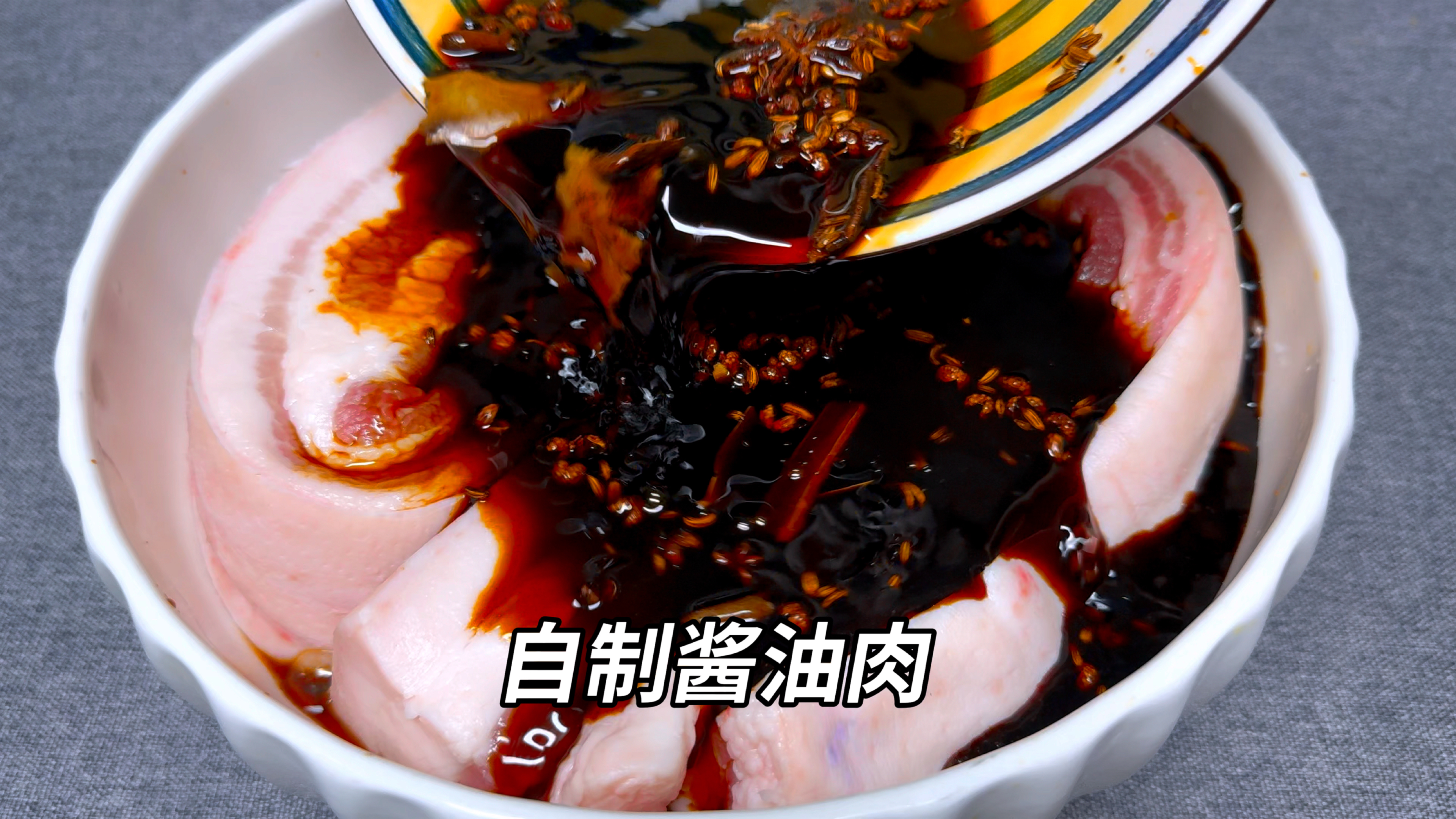 猪肉在酱油里泡上3天，学会这配方，就能得到媲美腊肉的美食，香