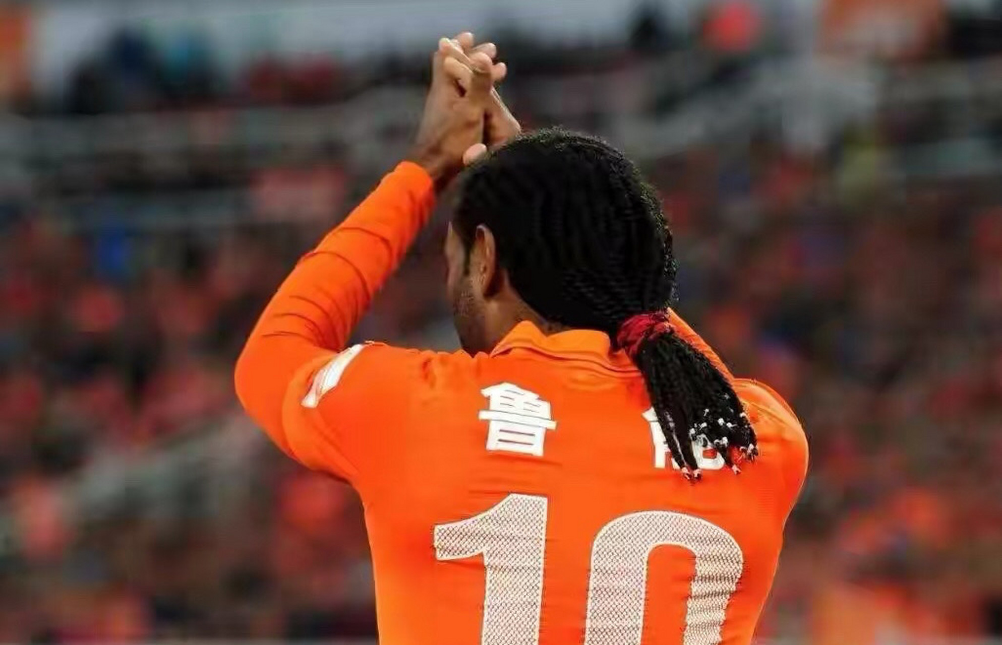 中超# #山东鲁能# #洛维# 做为一名山东人,我严重怀疑洛维亚根不懂