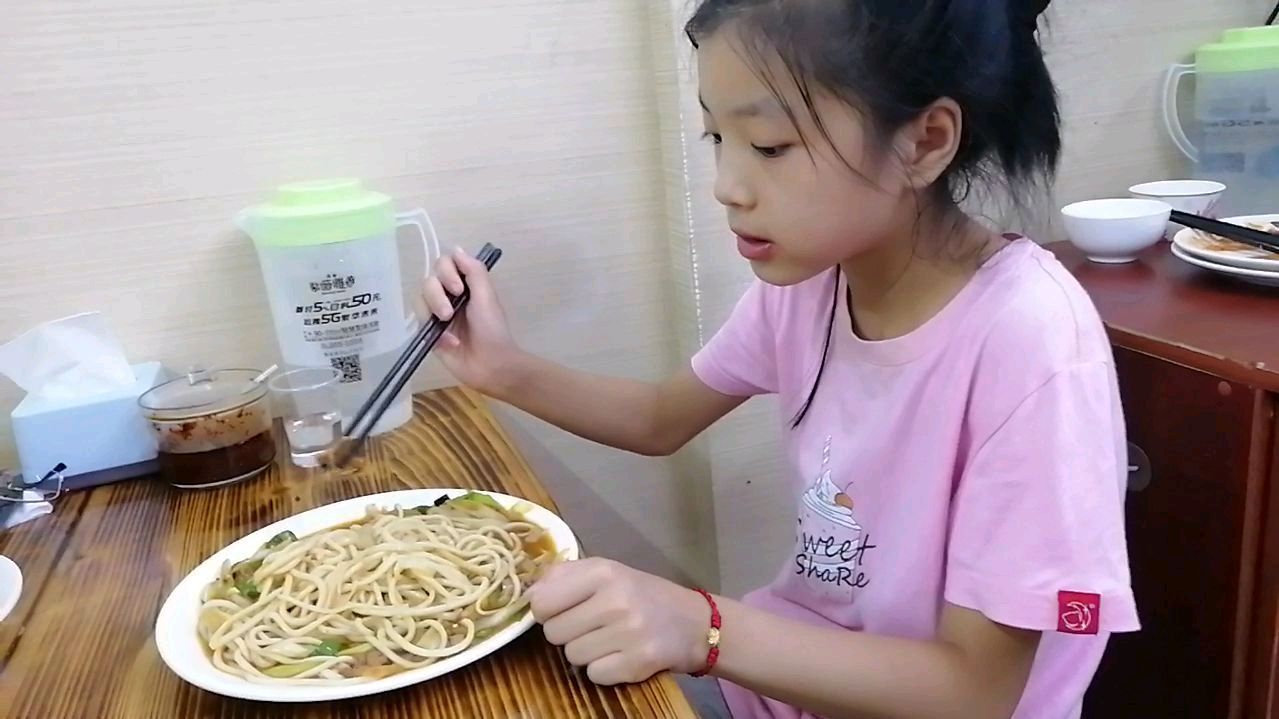 大丫美食记—葱爆牛肉面