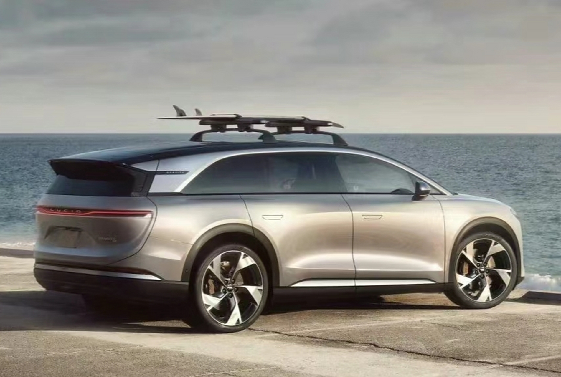 lucid首款旗舰级七座suv gravity亮相,新车内外饰延续经典的家族式