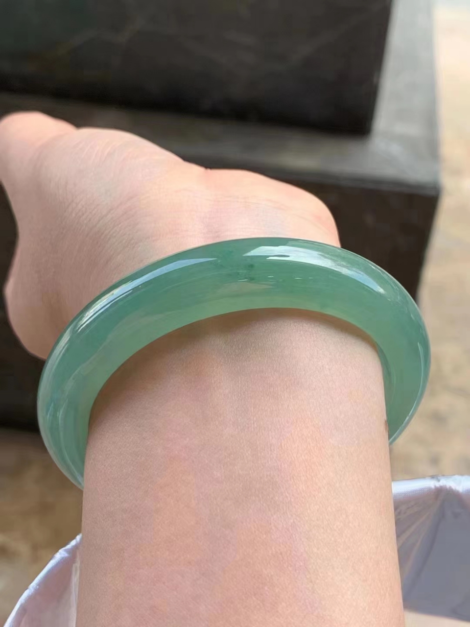 冰透湖水绿手镯