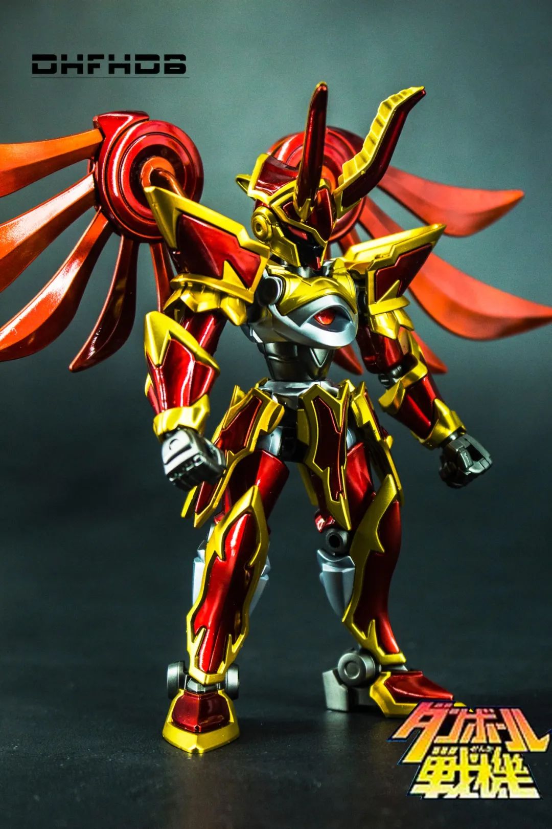 佳作:万代 纸箱战机 路西法