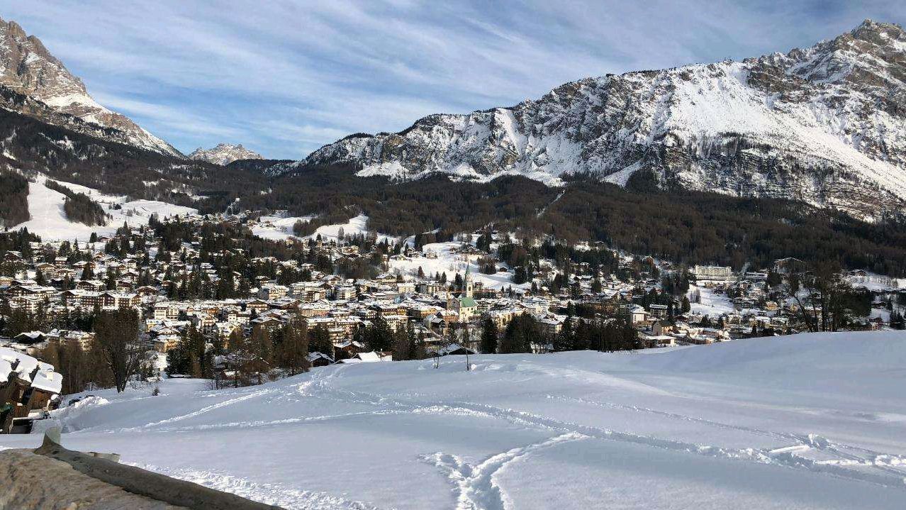 科尔蒂纳丹佩佐,冰雪运动爱好者的旅游胜地