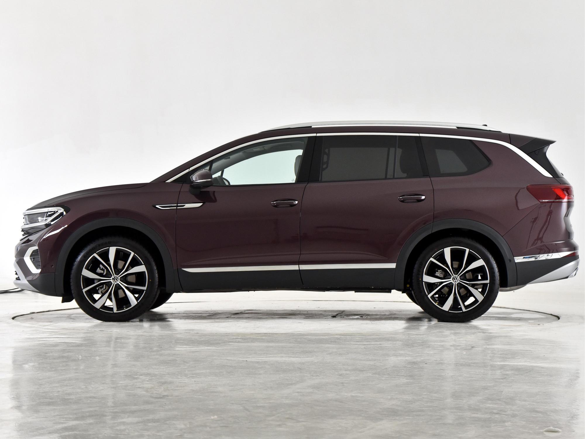 内卷大众途昂!长度5152mm配v6动力的大众6座suv,实拍大众揽境