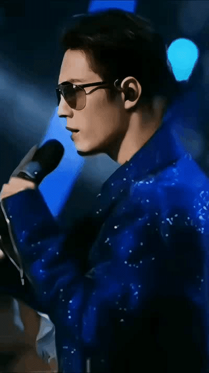 肖战那首《恼人的秋风》上不上头?