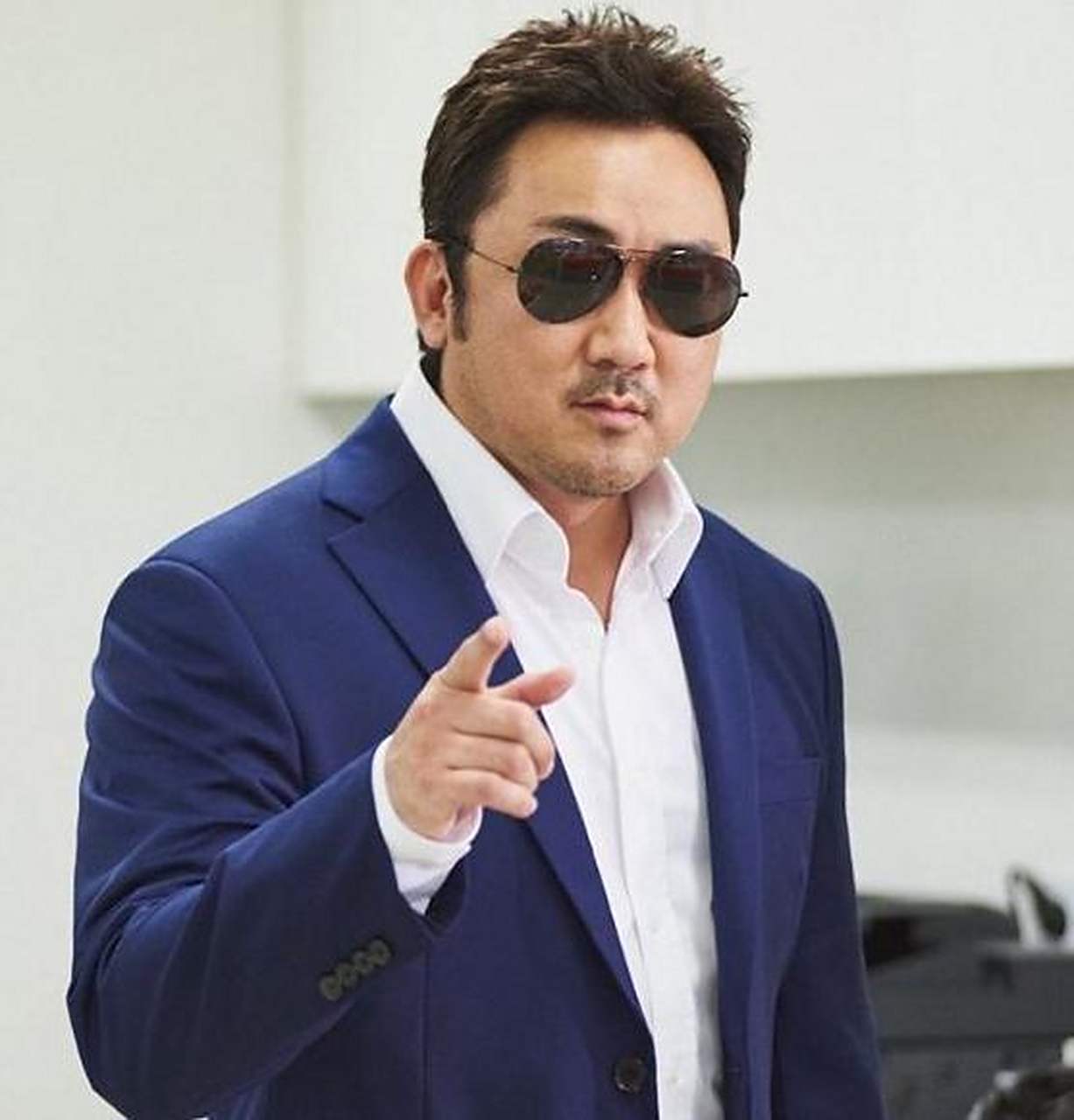 幽默又暴力!反差萌大叔马东锡,200斤猛男与神颜健身教练,被赞绝配.   