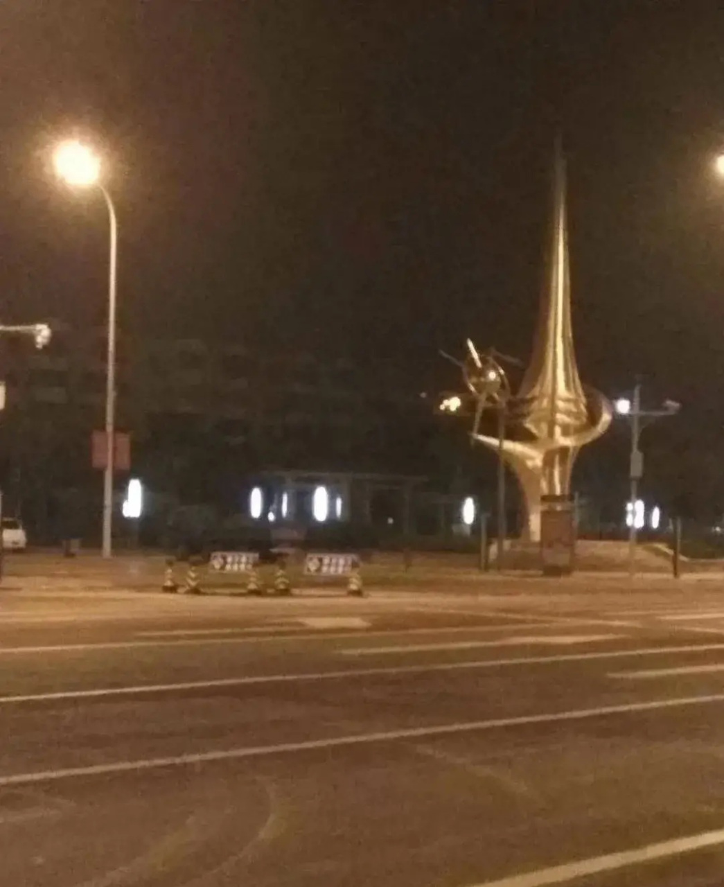 遇到贵人要记一辈子:  1,你生病时,身边伺候你的人.