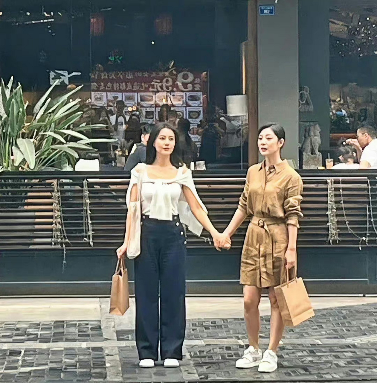 43岁的高圆圆和34岁的王真儿这状态什么水平?