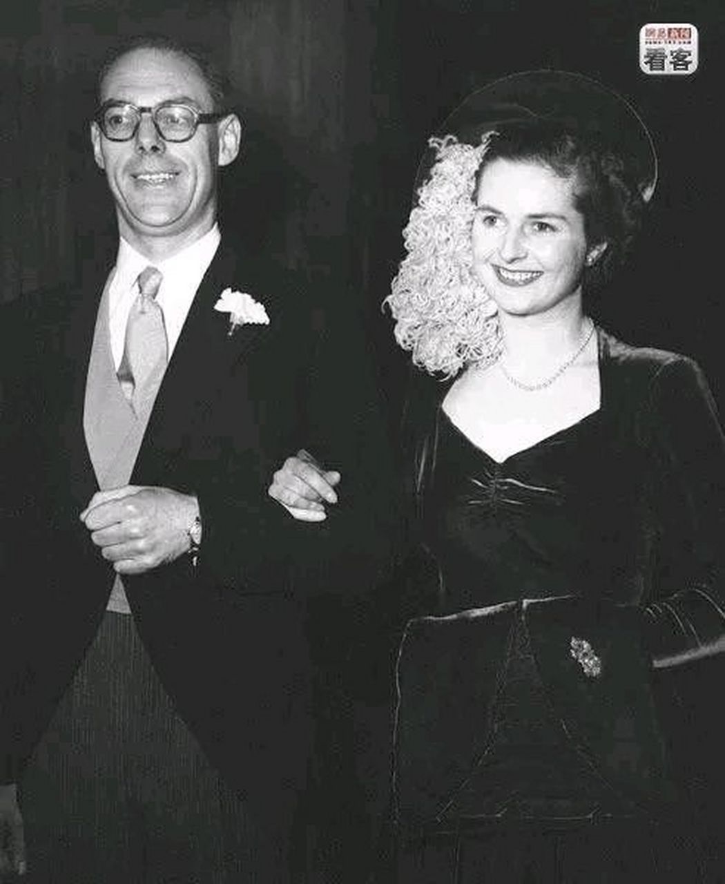 976年,某晚,51岁的撒切尔夫人彻夜不归.