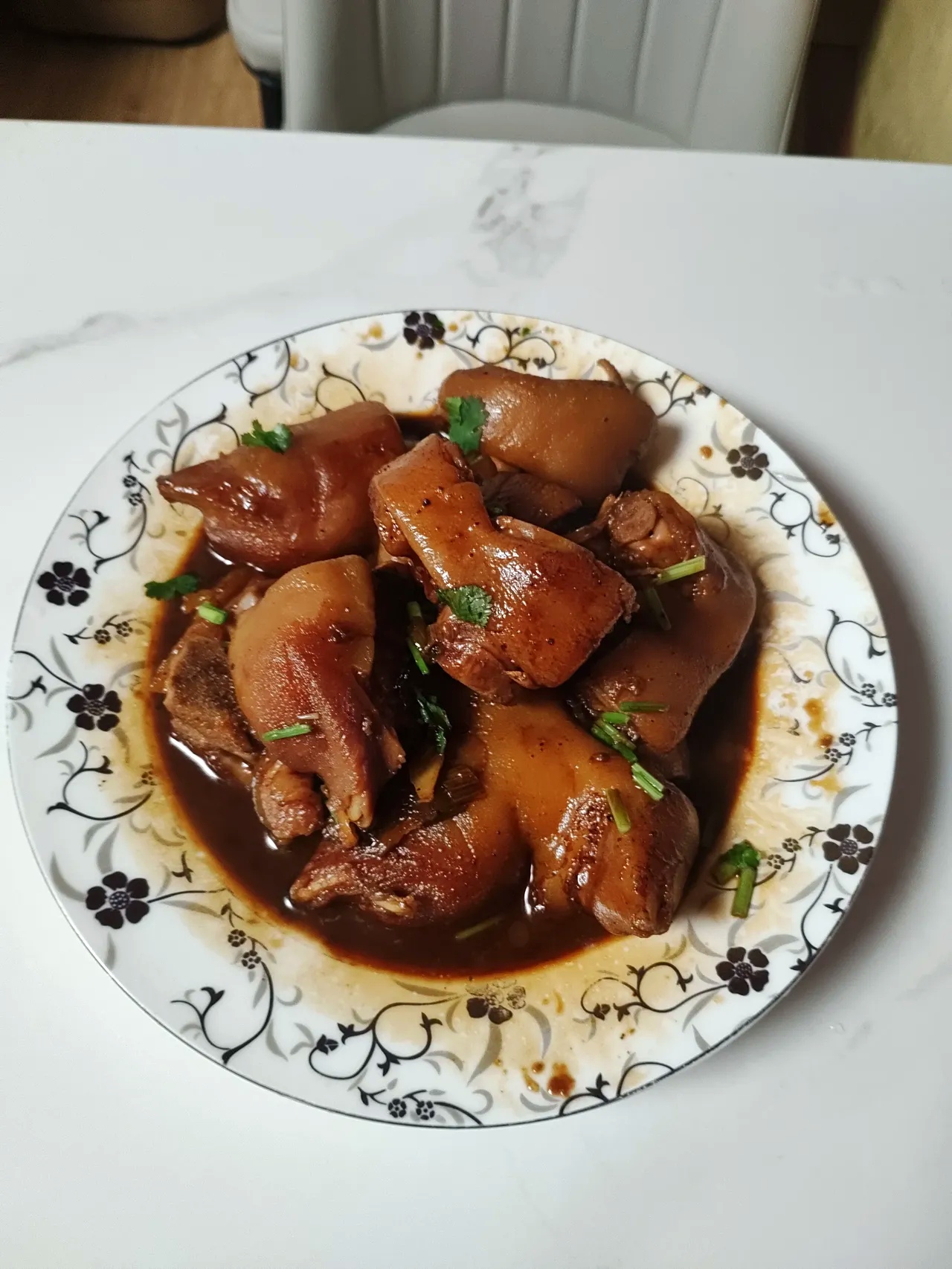 我不吃猪蹄不知道做的味道怎么样不过老公吃空盘了想来