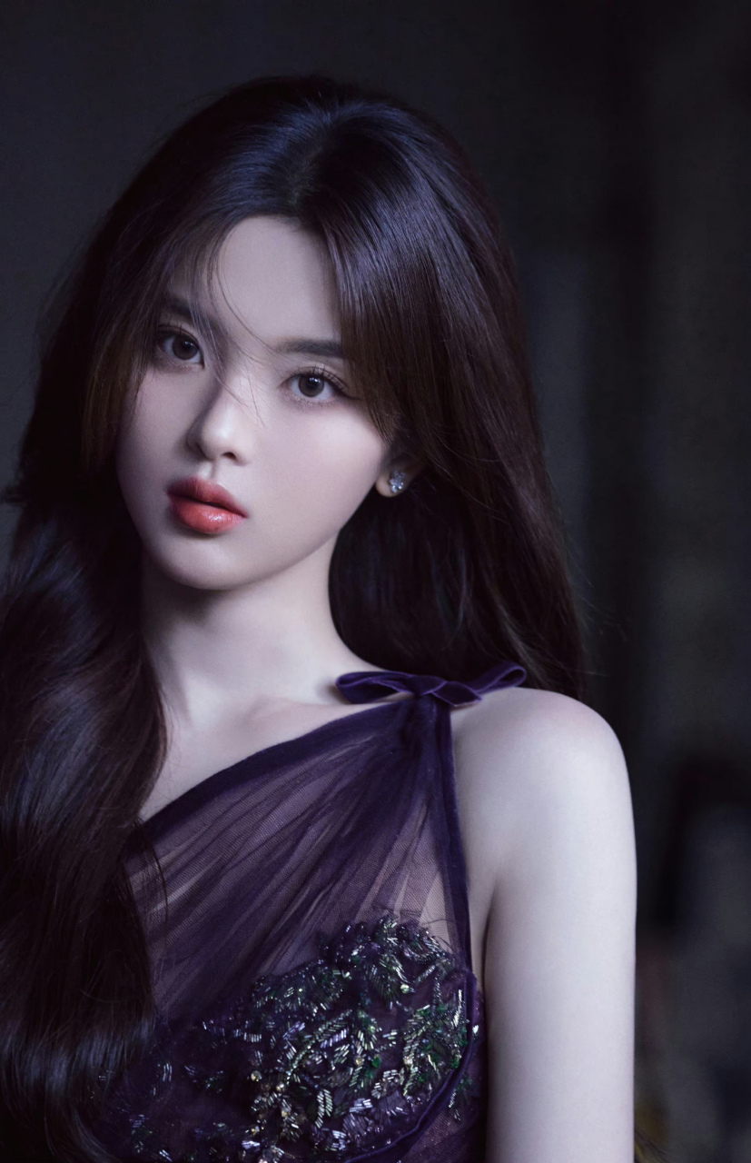 杨超越性感美图