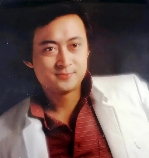 香港演员方平 曾是情场浪子 却与鲍起静恩爱不离