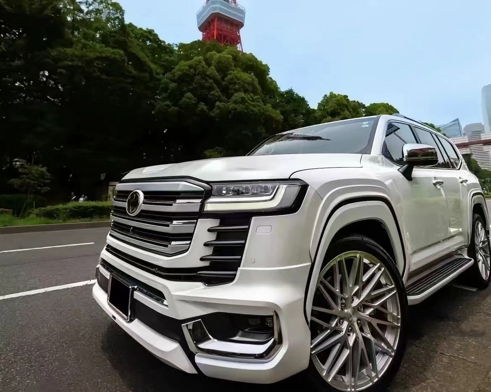 平行进口丰田酷路泽lc300改装后效果