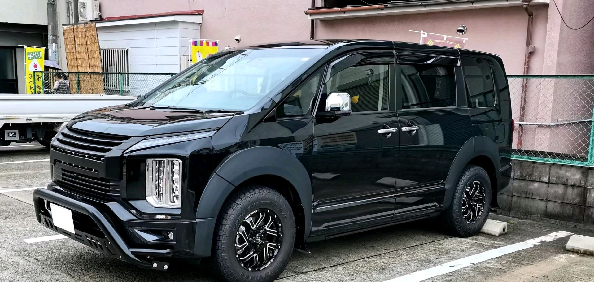 2023三菱得利卡"黑骑士",四驱越野mpv,性能强悍,柴油2.2t动力