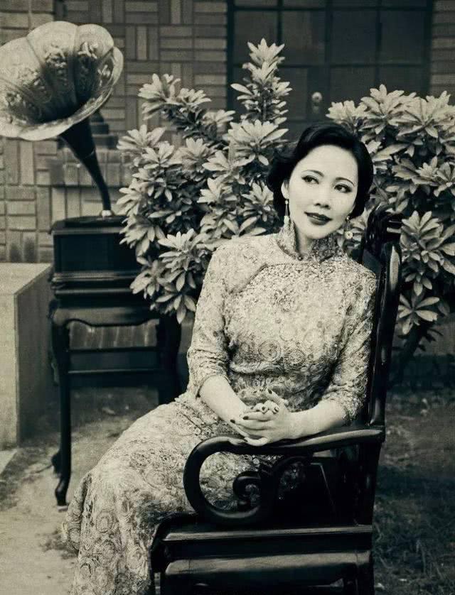 一代才女张爱玲说:在世间,唯独旗袍和美人不可辜负