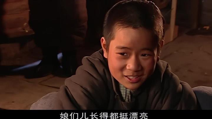 大染坊:小六子的嘴可太会说了,把刘师傅哄得哈哈大笑,真厉害!